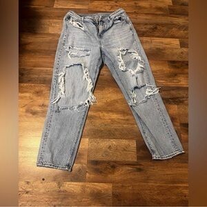 American Eagle Outfitters Light Blue Distressed Boyfriend Jeans